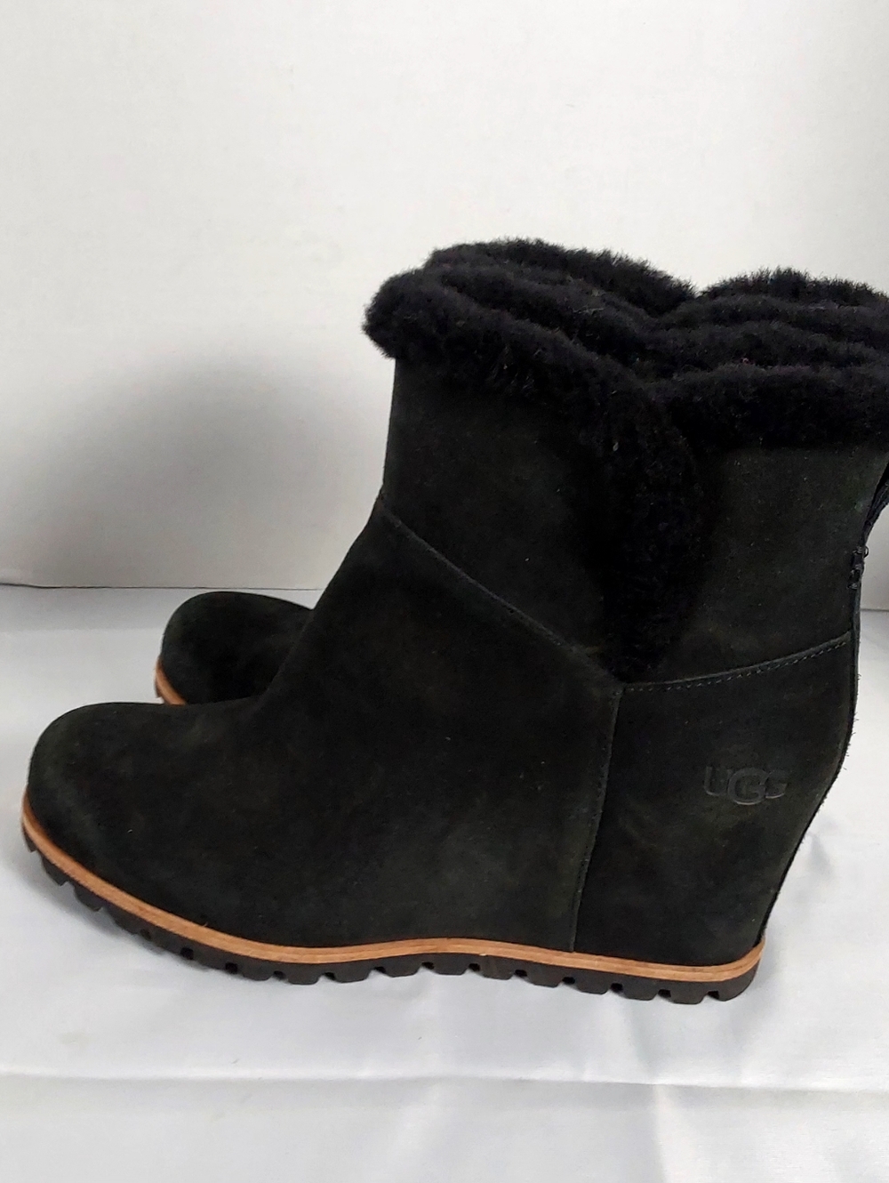 Ugg Seyline Waterproof Genuine Shearling Bootie - Picture 5 of 12